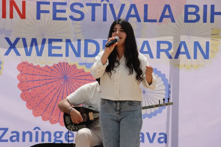 Festîvala Biharê ya Xwendekarên Zanîngeha Rojava dest pê kir