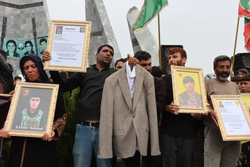 Şêniyên Kobanê cenazeyê 7 cangoriyên azadiyê oxir kirin