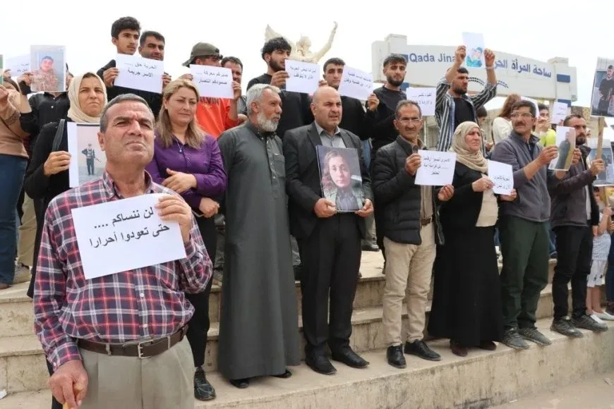 Ji 11'ê Nîsanê ve pevguhertina dîgirtiyan û vegera koçberan sekinîne