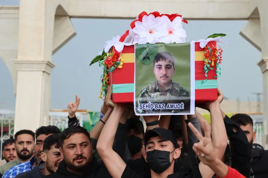 Xelkê Amûdê şehîd Baz oxir kir