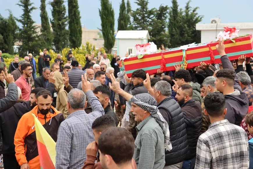 Xelkê Amûdê şehîd Baz oxir kir
