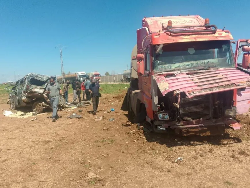 Li Hesekê qezayek trafîkê çêbû; kesek mir û 13 kes jî birîdnar bûn