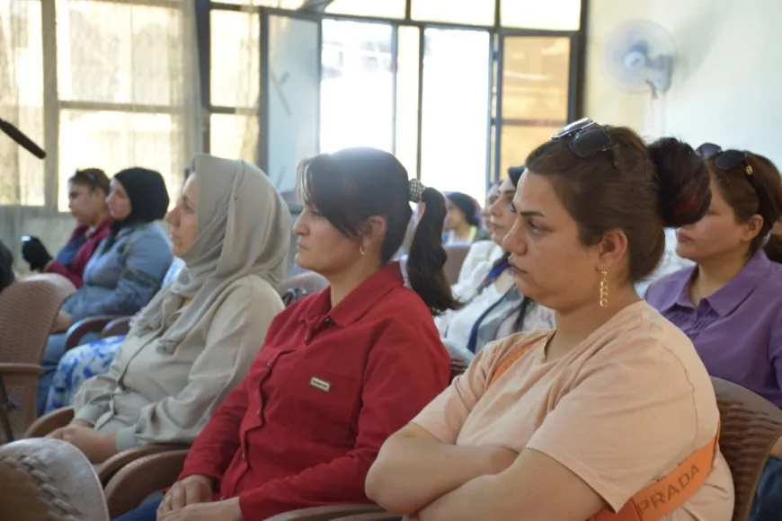 Ji bo piştigiriya YPJ`ê helbest hatin xwendin