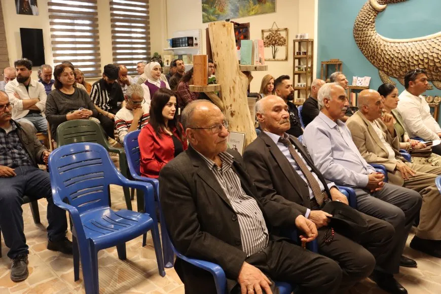 Li Qamişlo bi boneya Roja Zimanê Kurdî şevbihêrk pêk hat 