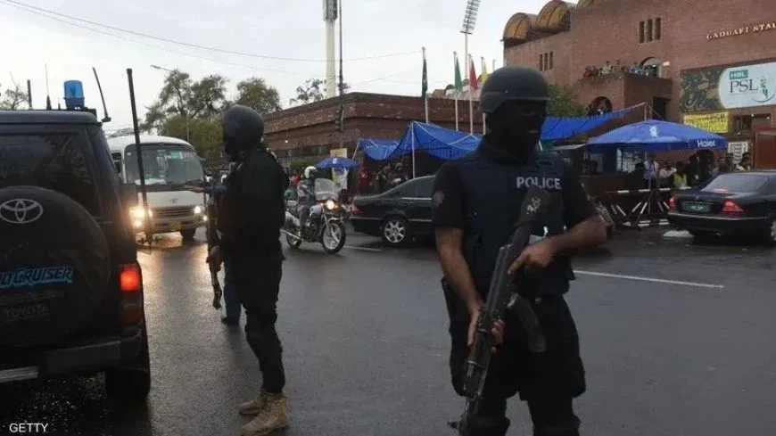 Li Pakistanê di êrişeke xwekujî de bi kêmanî 12 polîs hatin kuştin