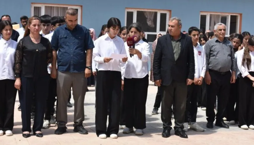 Li Mexmûrê rakirina nivîsên Kurdî li ser tabeleyan hat şermezarkirin