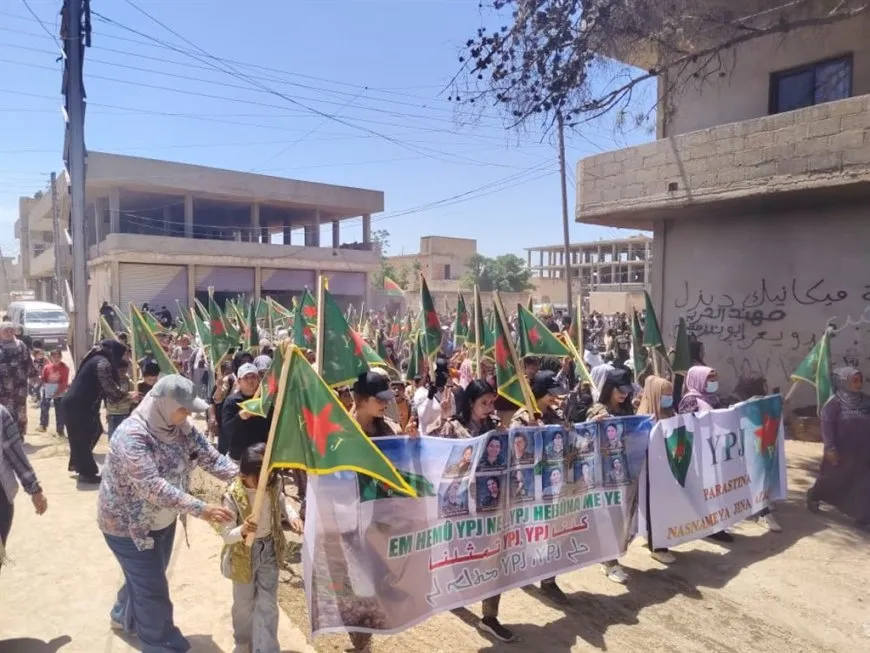 Bi sedan jin ji bo piştgiriya YPJ`ê meşiyan