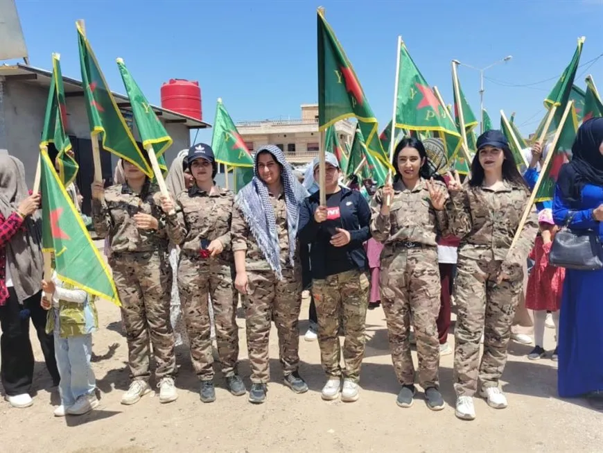 Bi sedan jin ji bo piştgiriya YPJ`ê meşiyan