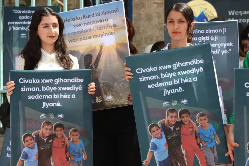 Bi boneya Cejna Zimanê Kurdî pêşangeheke pirtûkan hat vekirin