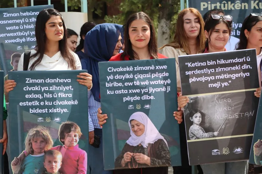 Bi boneya Cejna Zimanê Kurdî pêşangeheke pirtûkan hat vekirin