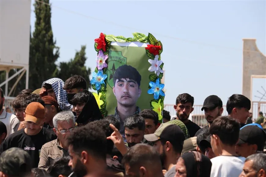 Şêniyên Dirbêsiyê şehîd Serbest spart axê