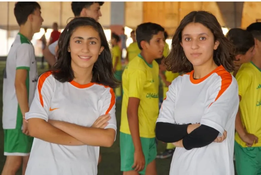 Dibistana Aryen nifşên nû hînî werzîşê dike