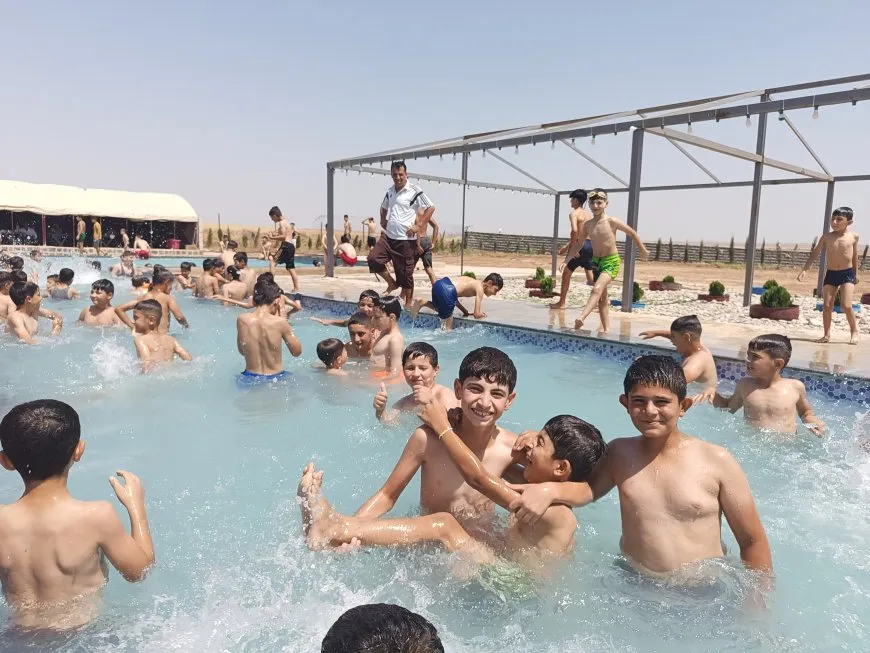 Dibistana Aryen nifşên nû hînî werzîşê dike