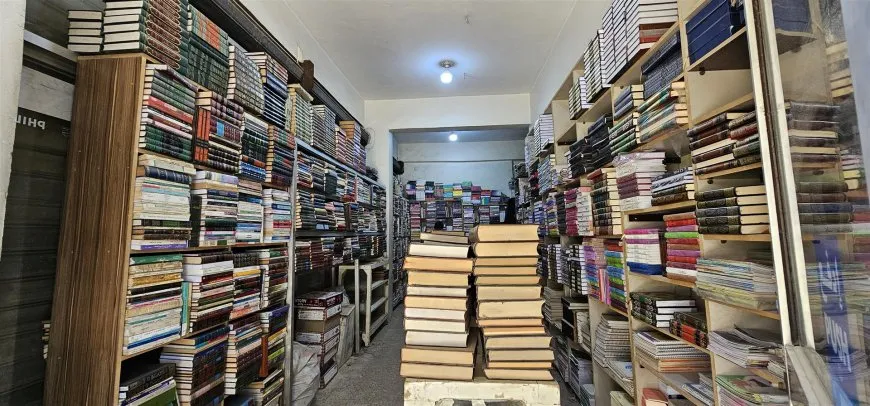 Pirtûkxaneyeke li Hesekê hebûna xwe ya çandî diparêze