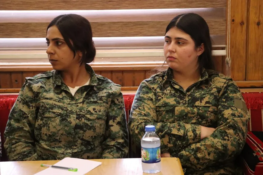Têkildarî statuya YPJ'ê panelek hat lidarxistin