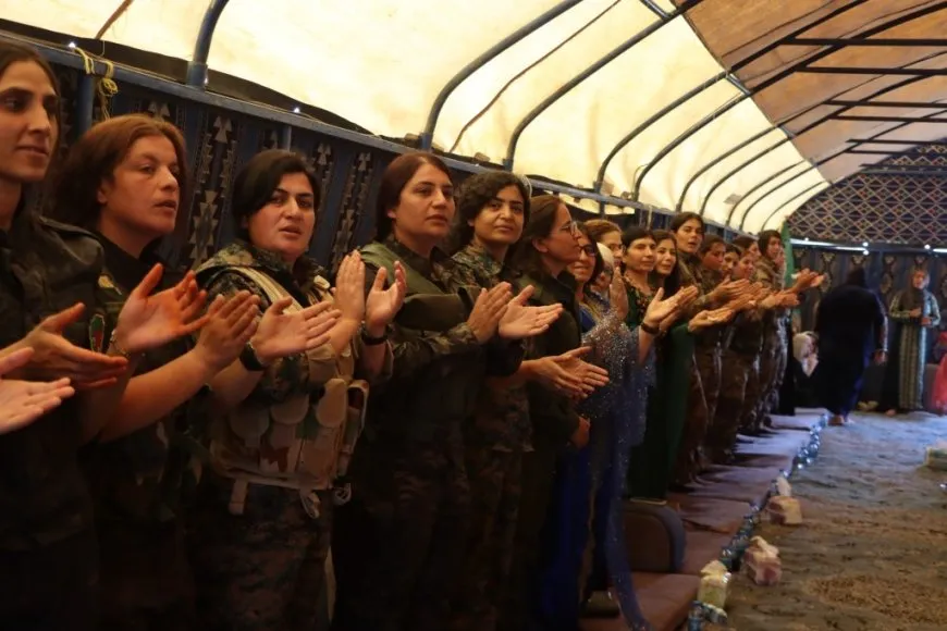 Li Kobanê hevdîtina 2 hezar jinan: Em ê pêşeroja xwe di Sûriyeyê de diyar bikin