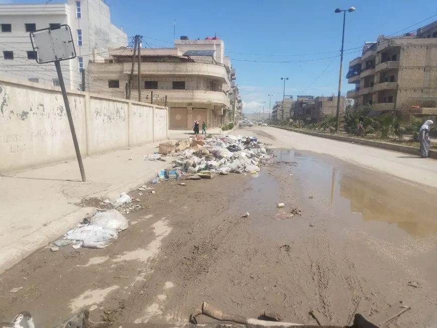 Şaredariya Qamişloyê sedemên kombûna çopê diyar kir û rexnedayîn da