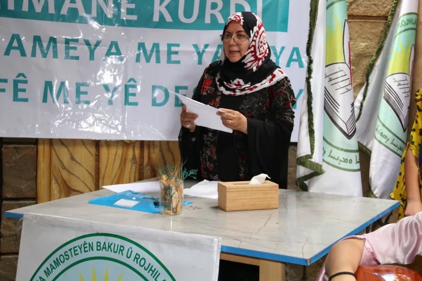 Mamosteyan bi boneya 15’ê Gulanê çalakiyek li dar xist