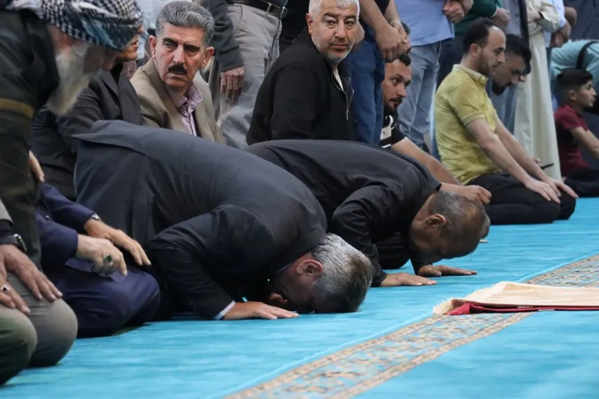 Parêzgarê Hesekê bi xelkê Qamişloyê re nimêja Cejna Qurbanê kir