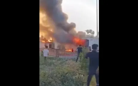 Li nêzîkî bazara sebzeyan li Şamê agir bi firoşgehan ket 