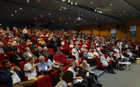 'Konferansa Veguherîna Komarê ya Demokratîk' dest pê kir