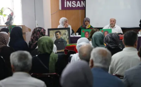 Şervana YPJ’ê Kînda Brûsk Mûş bajarê Stenbolê hate bibîranîn