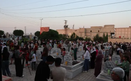 Li ser gorên şehîdên Komkujiya Kobanê mûm hatin pêxistin