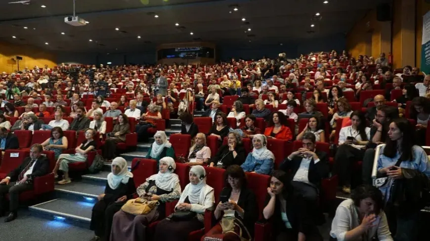 Roja yekem a Konferansa Komara Demokratîk li Stenbolê bi dawî bû