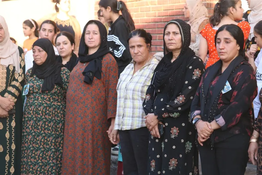 Şênî û endamên saziyên Dirbêsiyê sersaxî da malbata Dua Silo