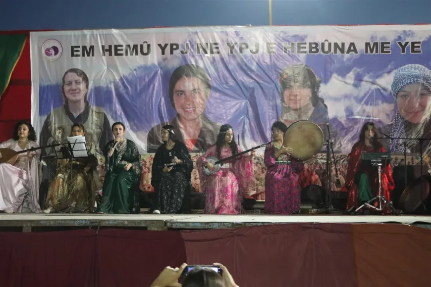 Li Dêrikê konsera piştgiriya YPJˊê