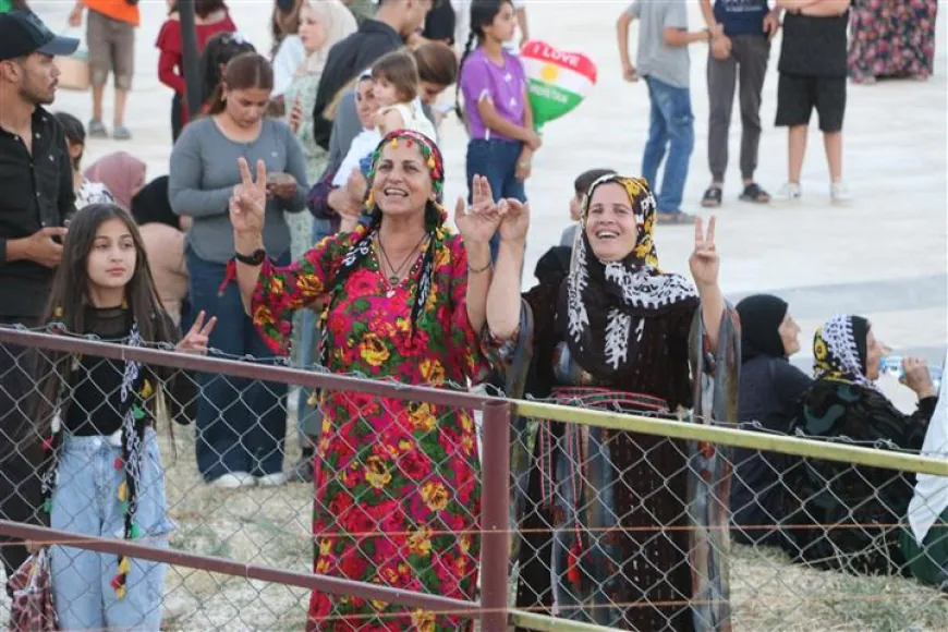 Li Hesekê mîtîngek girseyî ji bo piştgiriya YPJ`ê hate lidarxistin