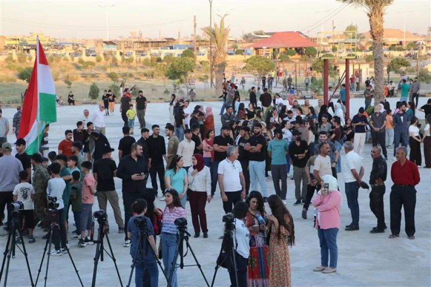 Li Hesekê mîtîngek girseyî ji bo piştgiriya YPJ`ê hate lidarxistin