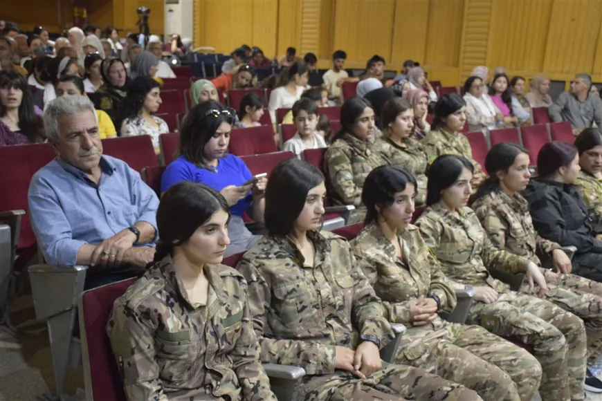 Bi hunerê rêwîtiya şervanên YPJ`ê hat vegotin