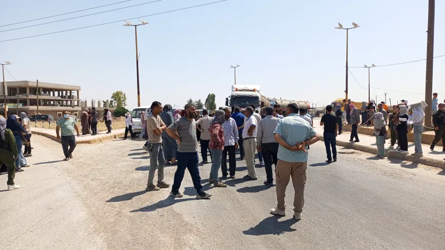 Xelkê Til Temirê dijî rewşa debarê ya xirab rêya M4 girtin