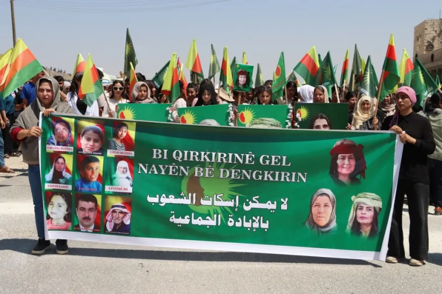 Gelê Kobanê ji bo bîranîna komkujiyên Helincê û Kobanê meşiyan