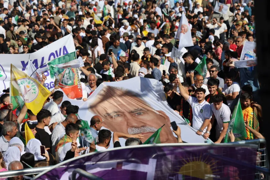 Mîtingên Azadiyê li Amed û Stenbolê bi dawî bûn