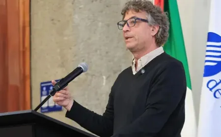 Fîlozofê amerîkî Michael Hardt name ji Rêber Abdullah Ocalan re şand