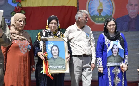 Li Dirbêsiyê ji bo endama Hêzên Ewlekariya Hundirîn merasîma xiyabî hate lidarxistin