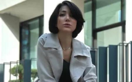 Li Îranê cezayê qamçiyan li stranbêj Anîta Papîst hat birîn