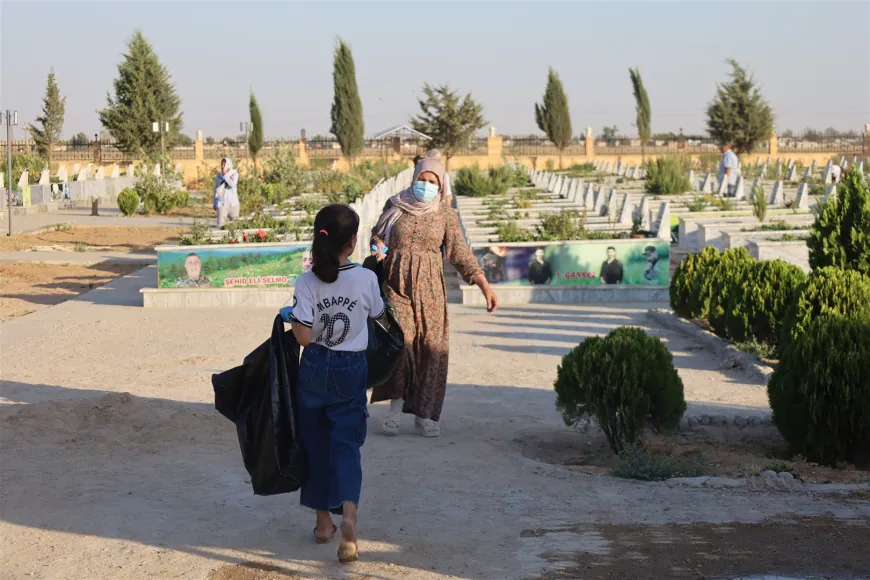 Bi çalakiyeke hevbeş Mezargeha Şehîd Dijwar li Hesekê hat paqijkirin