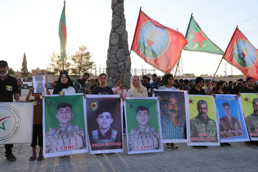 Şêniyên Kobanê cenazeyên 4 şehîdan spartin axê