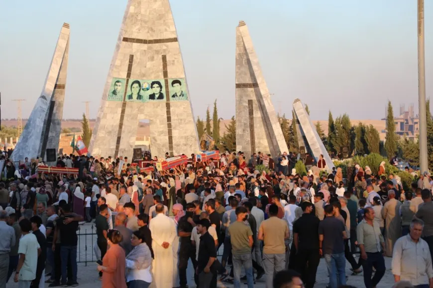 Şêniyên Kobanê cenazeyên 4 şehîdan spartin axê