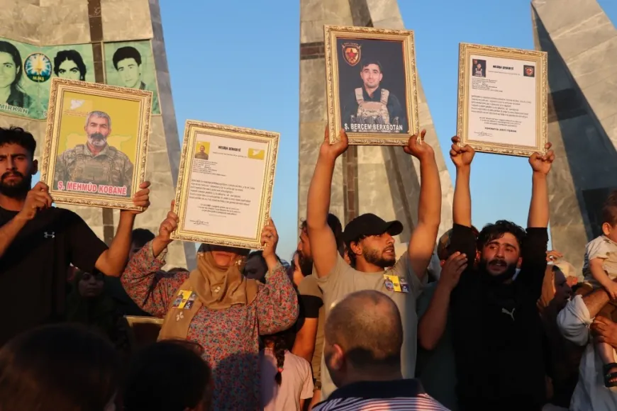 Şêniyên Kobanê cenazeyên 4 şehîdan spartin axê