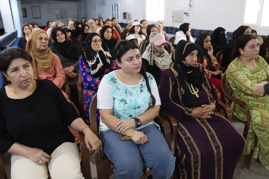 Li Tirbespiyê panel: Avakirina welatekî demokratîk bi beşdariya jinan dest pê dike
