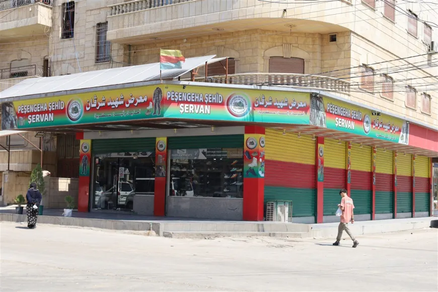 Nivîsên Kurdî li ser tabeleyên dikanan