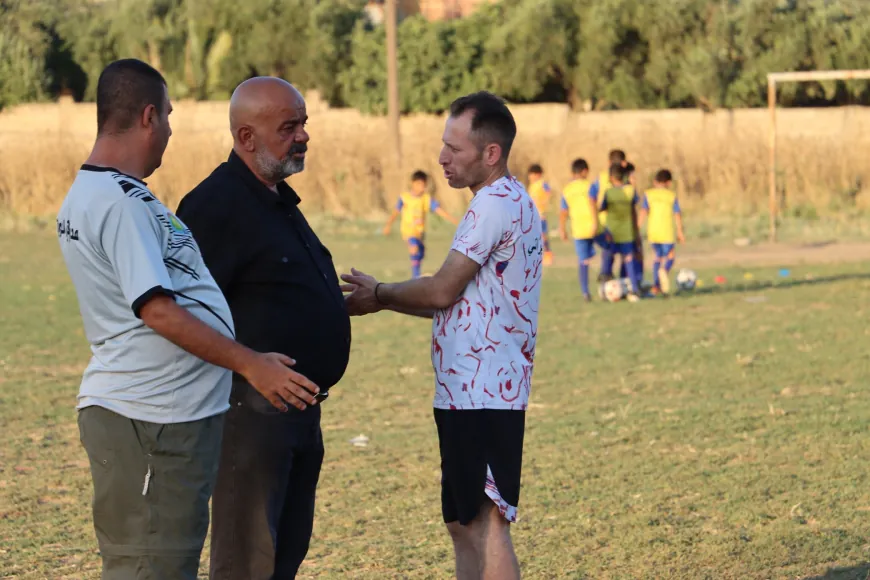 Ji tîmeke paşguhkirî ber bi wergirtina Lîsansa Zêrîn; Akademiya Biratî
