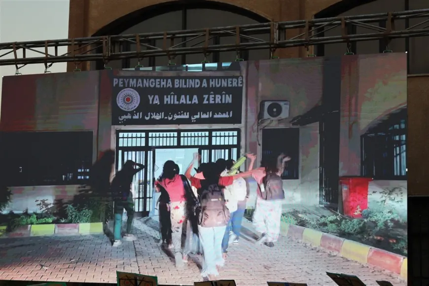 Peymangeha Bilind a Hunerê ahenga bidawîbûna sala xwendinê li dar xist