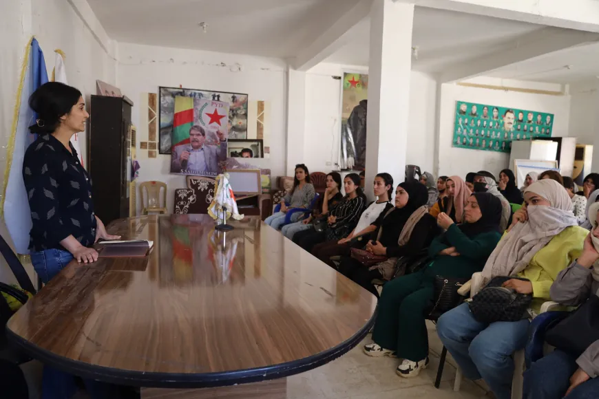 Girîngiya rêxistinbûna jinan û xurtkirina rola wan nîqaş kirin
