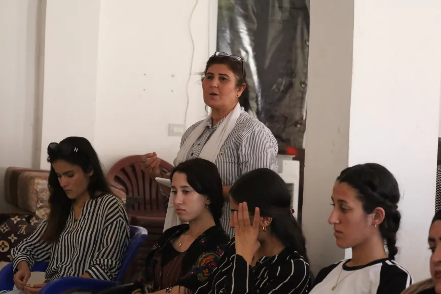 Girîngiya rêxistinbûna jinan û xurtkirina rola wan nîqaş kirin