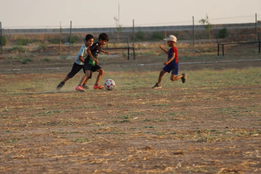 Şêniyên gundê Digirê yê Tirbesiyê li gundê xwe stadyuma werzîşê çêkir